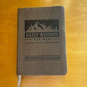 Daily Wisdom Devotional for Men inspirational Bible quotations